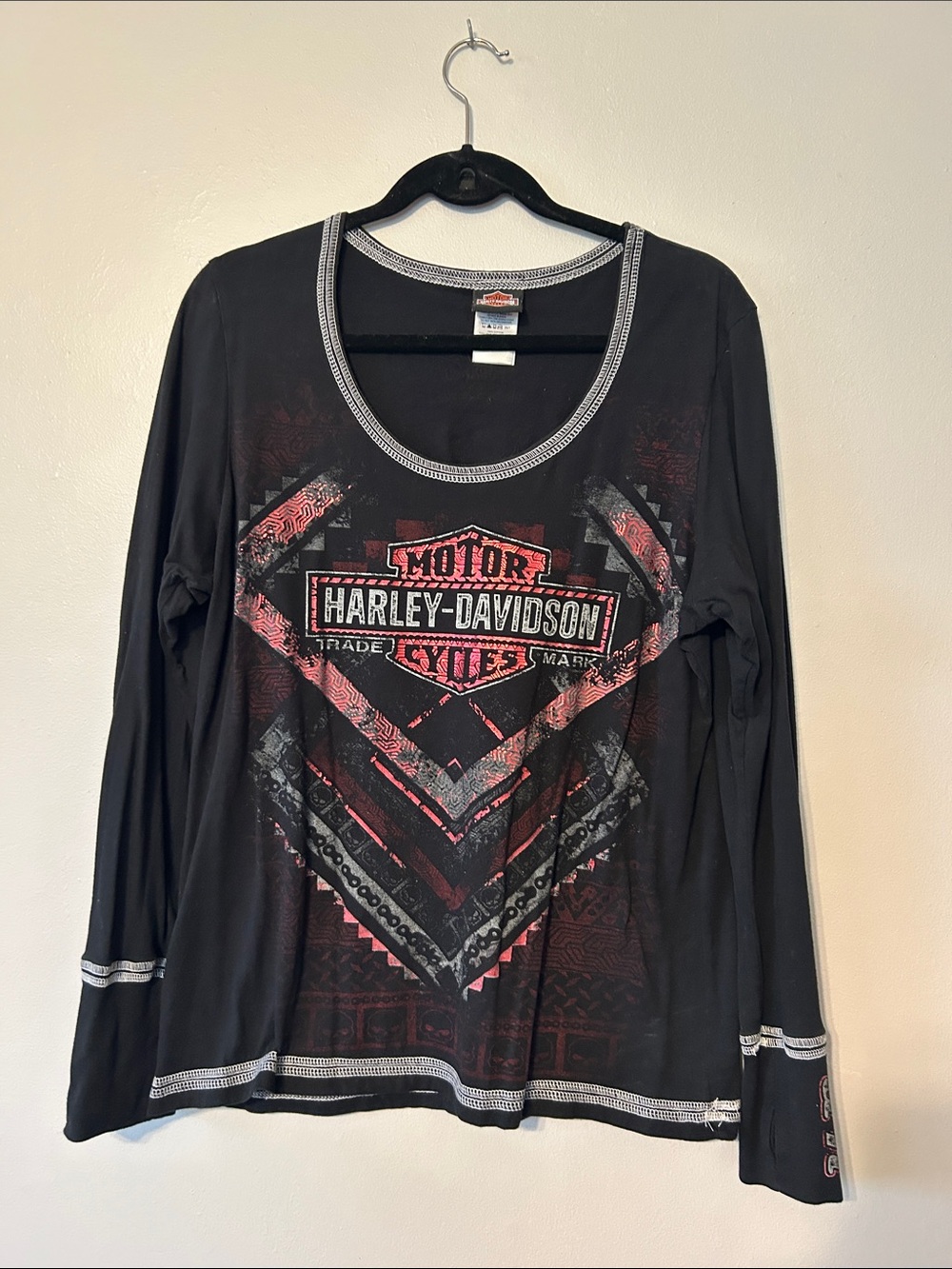 Harley-Davidson Black Long Sleeve Graphic Tee with Red and Gray Chevron Logo